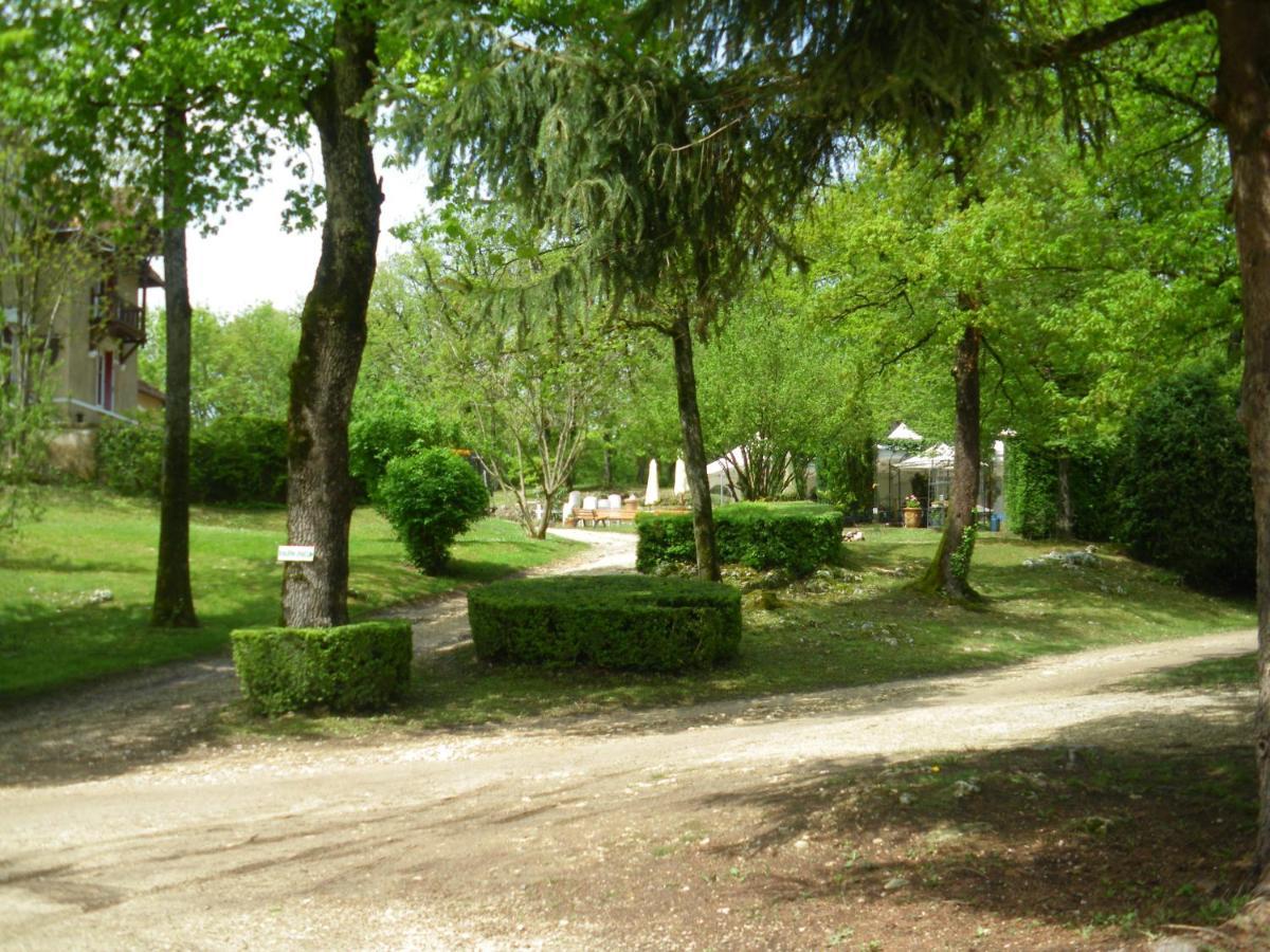La Garenne De Morestel Exterior photo